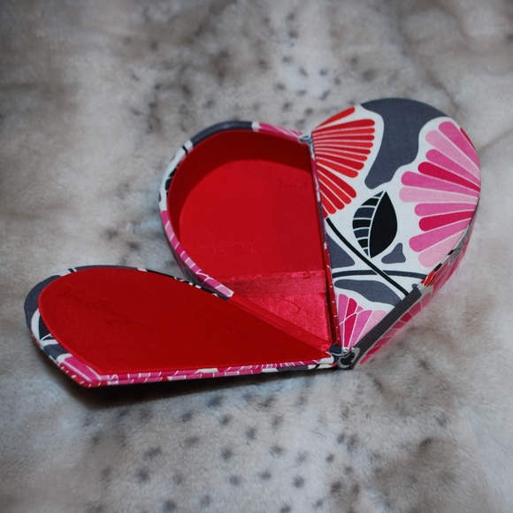*** Vera Bradley Heart Shape Jewelry/Trinket Box - Picture 5 of 7